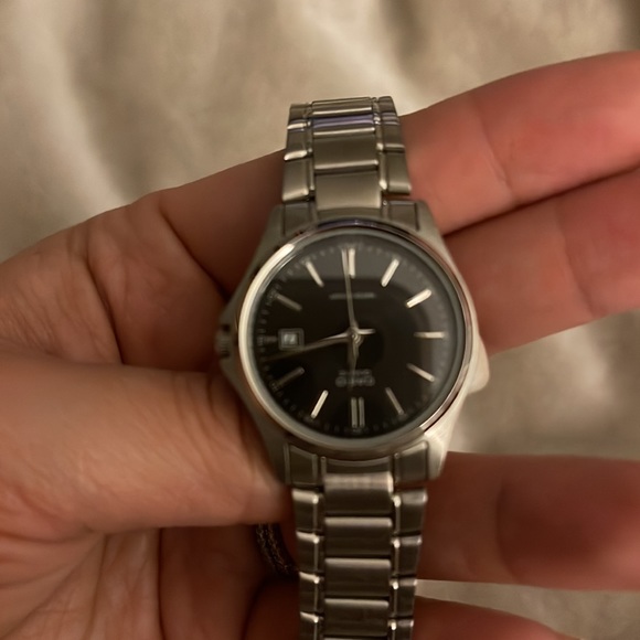 **SOLD ELSEWHERE** Casio - (Quartz) Silver Watch w/ Black Face - Picture 9 of 12